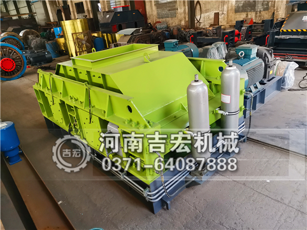 液壓對(duì)輥制砂機(jī)