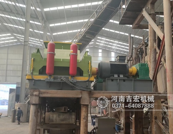 粒度精準(zhǔn)控制：金尾礦對輥破碎機(jī)如何實現(xiàn)高效回收的“關(guān)鍵一步”！