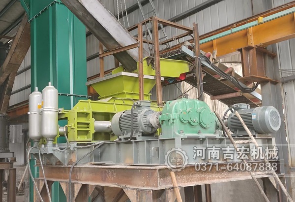 吉宏機(jī)械對輥制砂機(jī)：高耐磨輥皮+液壓調(diào)節(jié)，破碎效率提升30%！