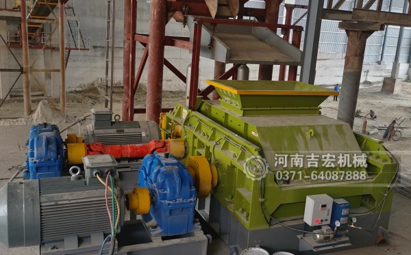 硬石頭破碎就用液壓對輥制砂機(jī)：擠壓破碎,省電耐磨,粒型可控!