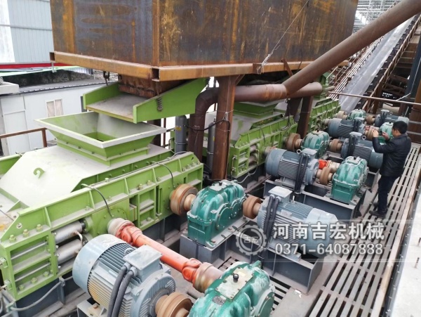 液壓對輥破碎機：粒度隨心調(diào)控,如何為砂廠創(chuàng)造更高經(jīng)濟效益？